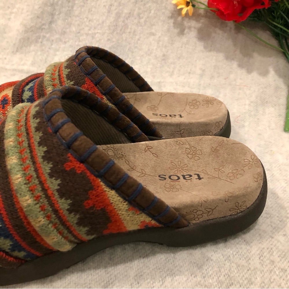 NWOT - Taos Multi-Colored Sweater Clogs - Picture 3 of 16